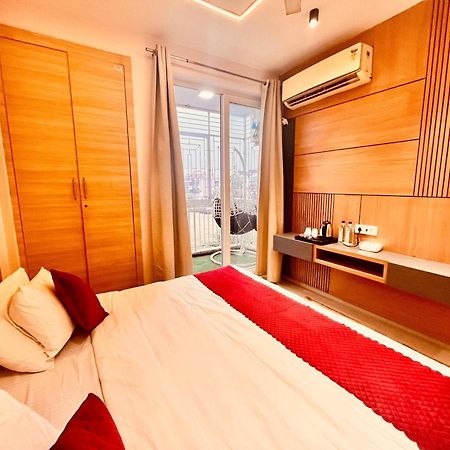 Pearl Grand Boutique Cottage In Omaxe Anandam Vrindavan - #Premium Ac Rooms With Balcony #Big Parking #Lift #Garden #Peaceful Area #Near Prem Mandir #Property Of The Year #Most Awarded 외부 사진