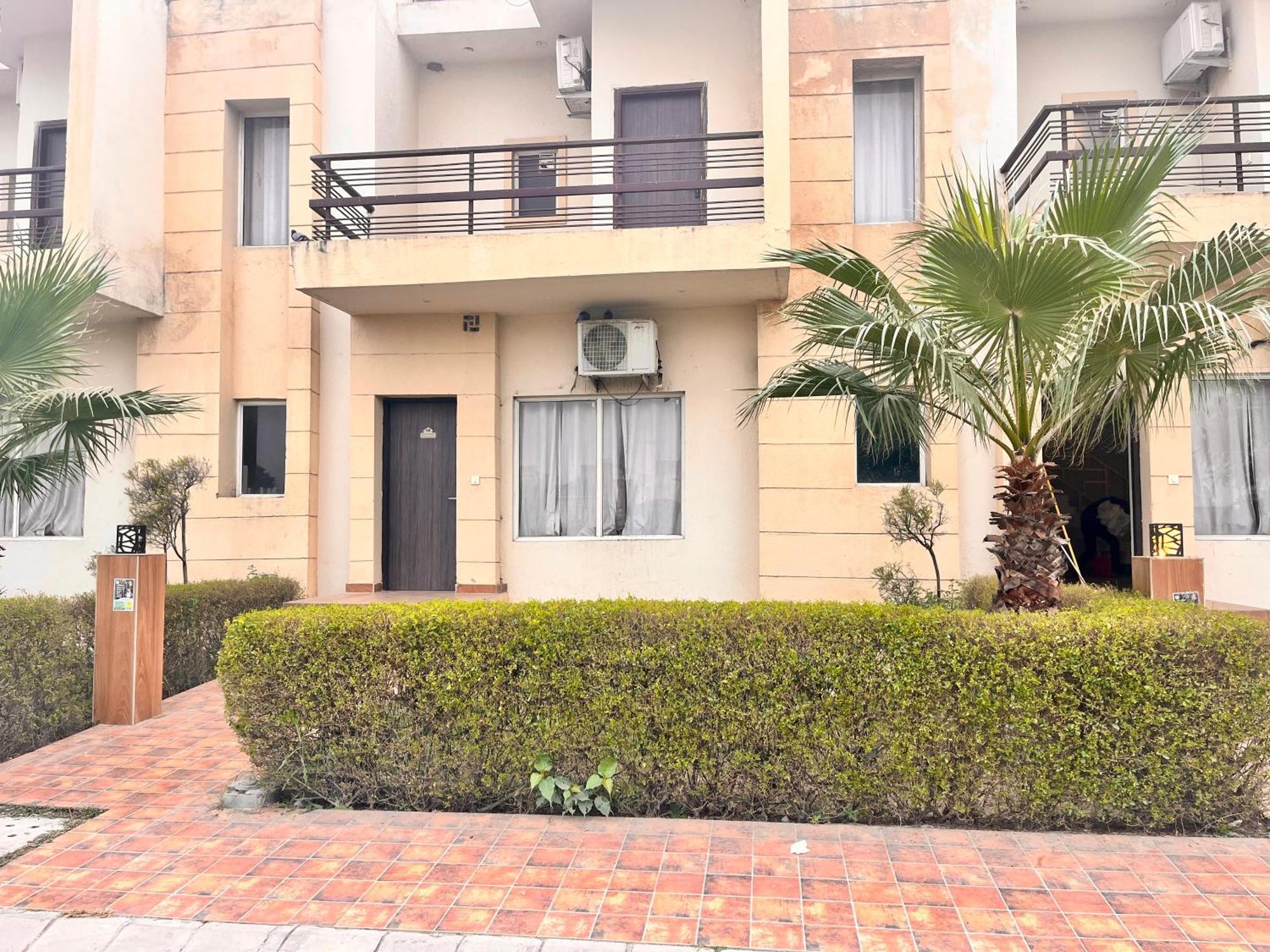 Pearl Grand Boutique Cottage In Omaxe Anandam Vrindavan - #Premium Ac Rooms With Balcony #Big Parking #Lift #Garden #Peaceful Area #Near Prem Mandir #Property Of The Year #Most Awarded 외부 사진