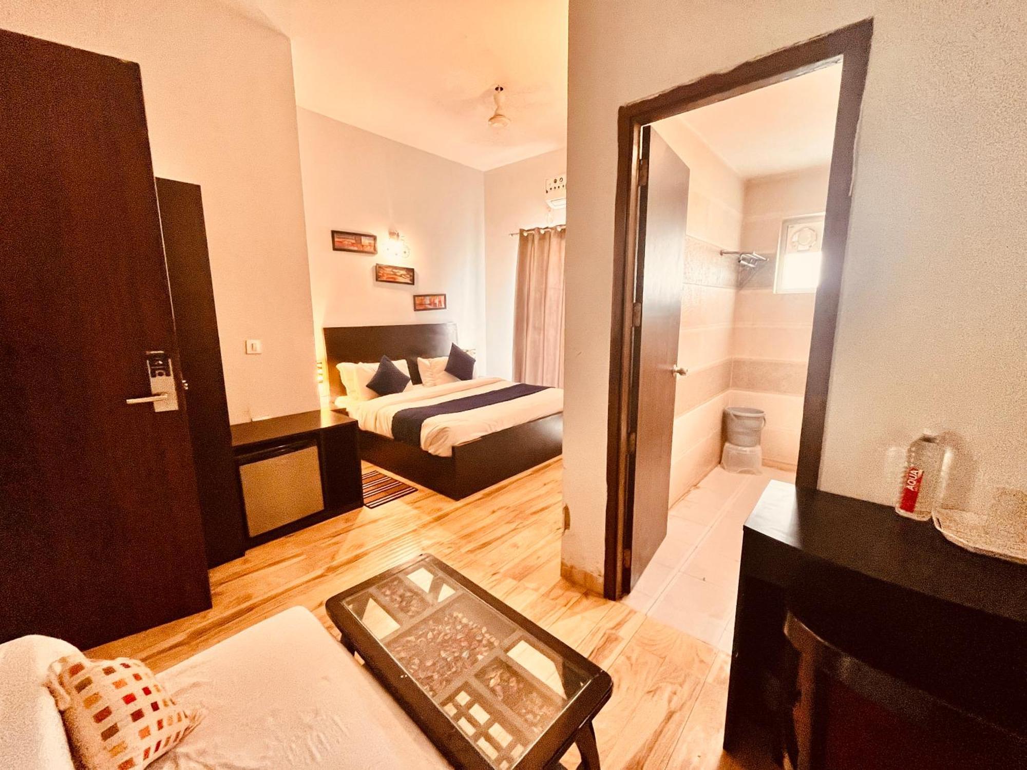 Pearl Grand Boutique Cottage In Omaxe Anandam Vrindavan - #Premium Ac Rooms With Balcony #Big Parking #Lift #Garden #Peaceful Area #Near Prem Mandir #Property Of The Year #Most Awarded 외부 사진