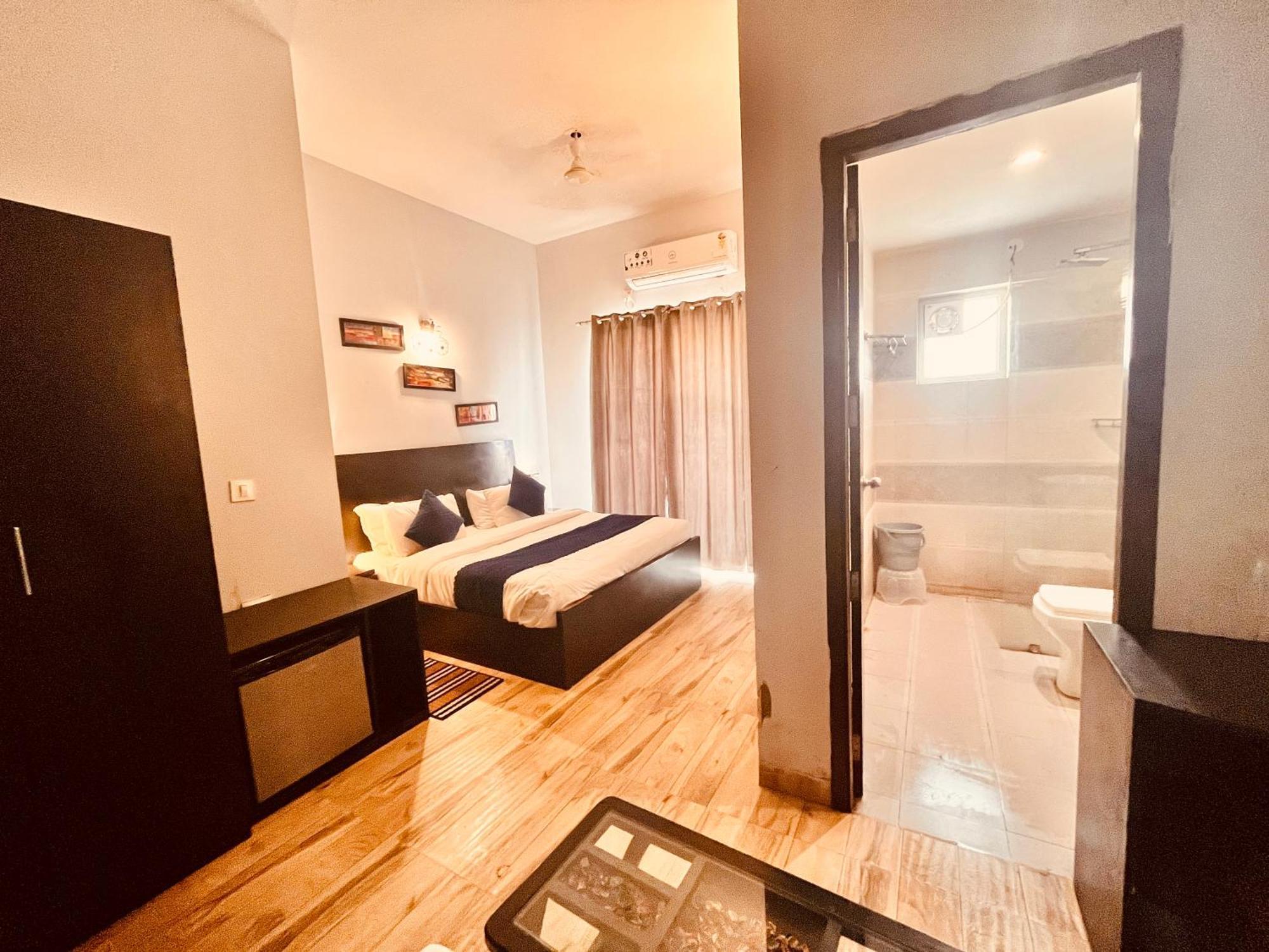 Pearl Grand Boutique Cottage In Omaxe Anandam Vrindavan - #Premium Ac Rooms With Balcony #Big Parking #Lift #Garden #Peaceful Area #Near Prem Mandir #Property Of The Year #Most Awarded 외부 사진