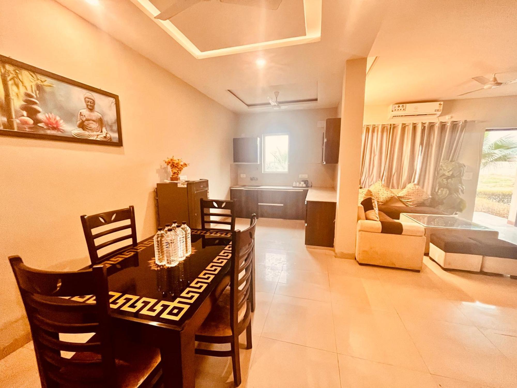 Pearl Grand Boutique Cottage In Omaxe Anandam Vrindavan - #Premium Ac Rooms With Balcony #Big Parking #Lift #Garden #Peaceful Area #Near Prem Mandir #Property Of The Year #Most Awarded 외부 사진