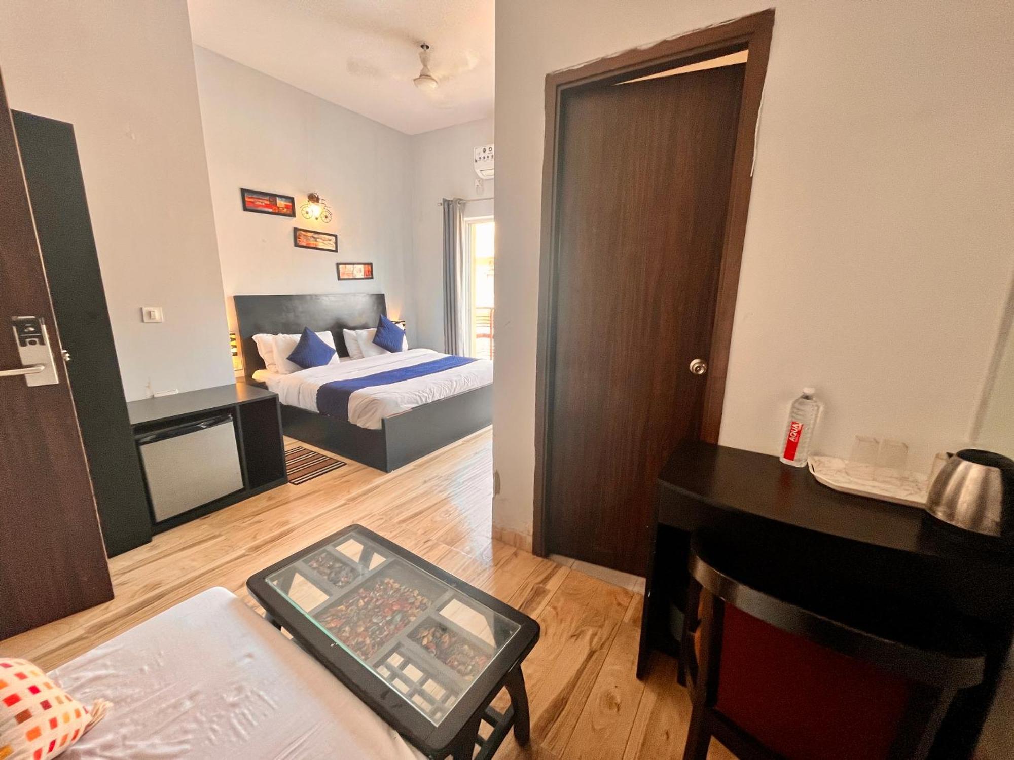 Pearl Grand Boutique Cottage In Omaxe Anandam Vrindavan - #Premium Ac Rooms With Balcony #Big Parking #Lift #Garden #Peaceful Area #Near Prem Mandir #Property Of The Year #Most Awarded 외부 사진