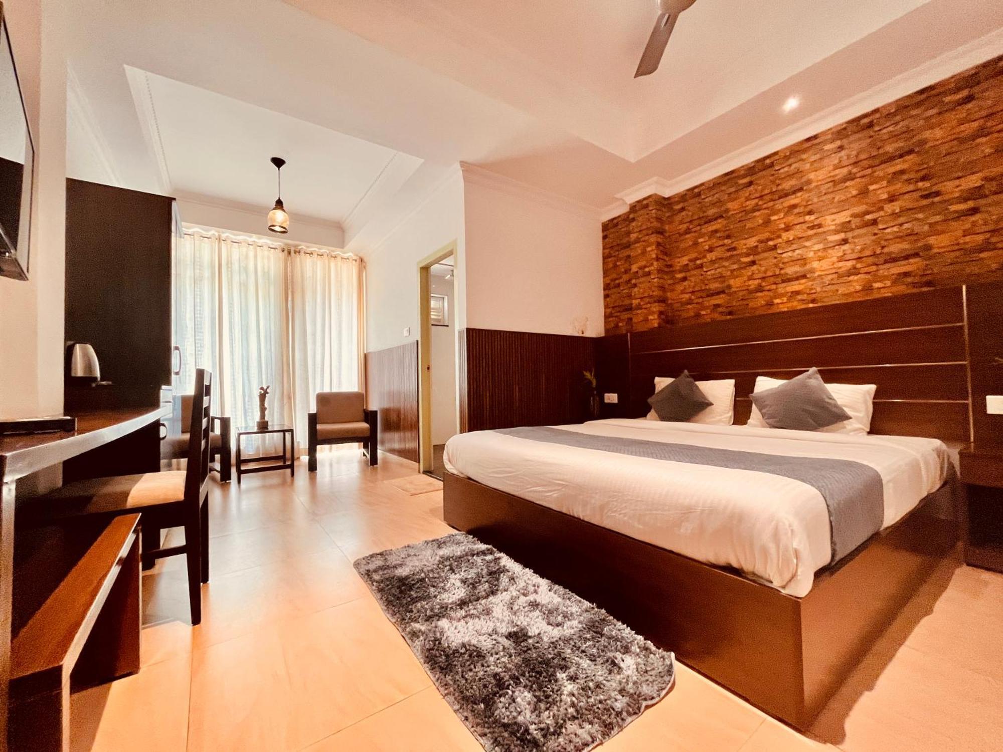 Pearl Grand Boutique Cottage In Omaxe Anandam Vrindavan - #Premium Ac Rooms With Balcony #Big Parking #Lift #Garden #Peaceful Area #Near Prem Mandir #Property Of The Year #Most Awarded 외부 사진