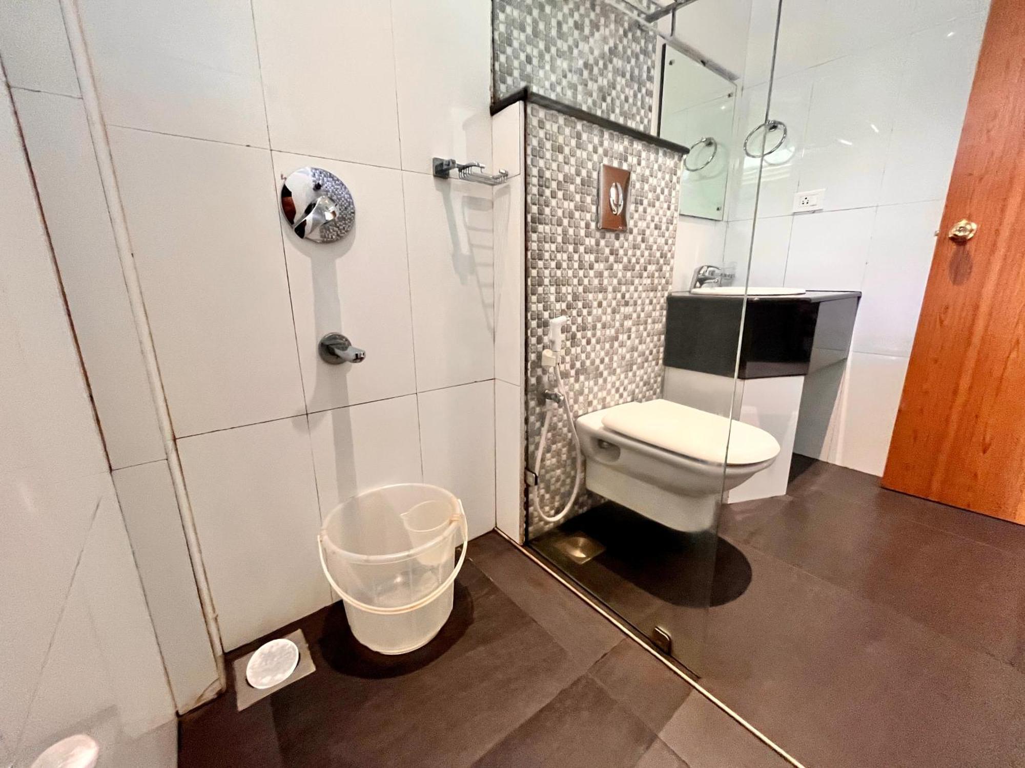 Pearl Grand Boutique Cottage In Omaxe Anandam Vrindavan - #Premium Ac Rooms With Balcony #Big Parking #Lift #Garden #Peaceful Area #Near Prem Mandir #Property Of The Year #Most Awarded 외부 사진