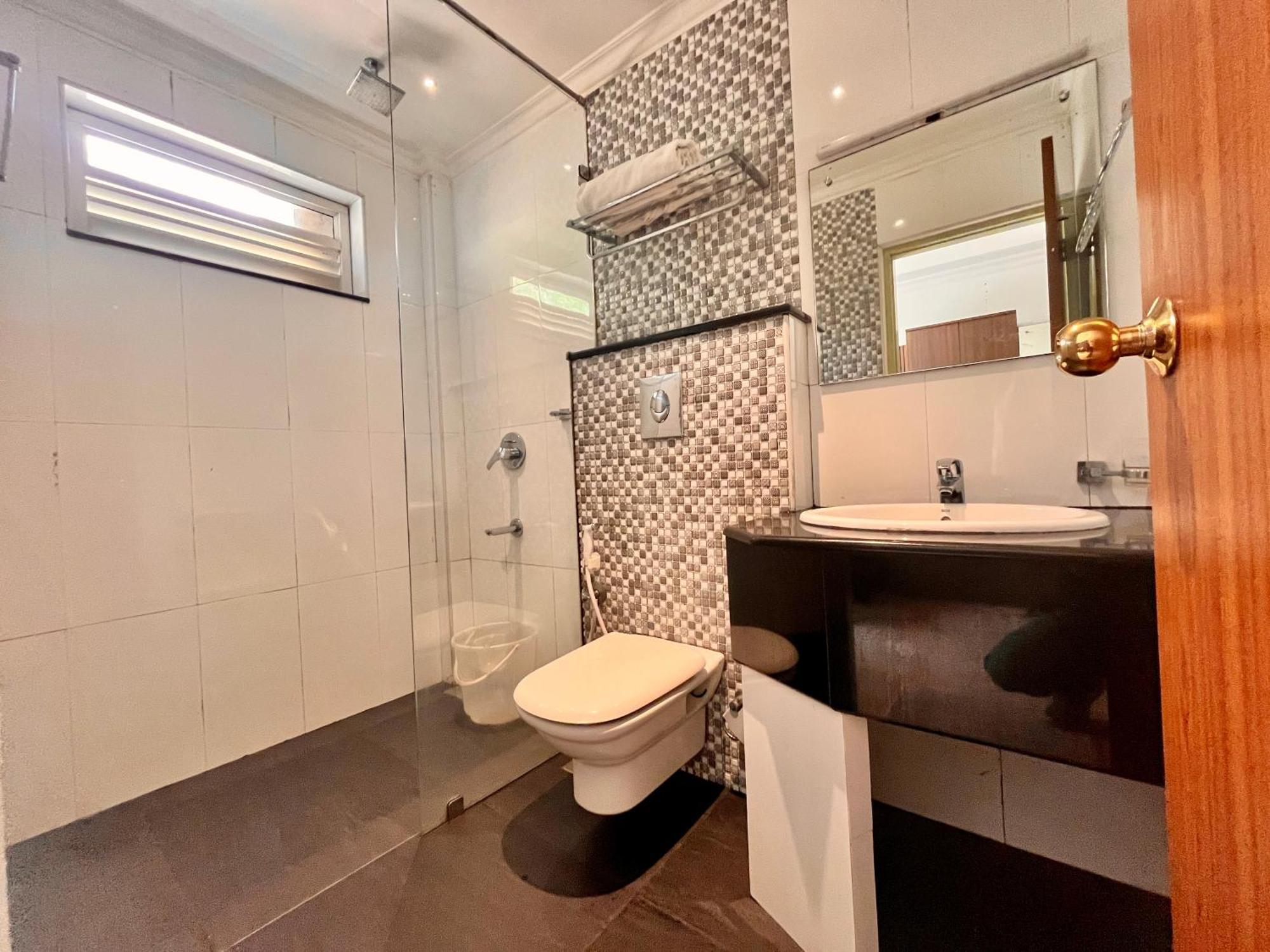 Pearl Grand Boutique Cottage In Omaxe Anandam Vrindavan - #Premium Ac Rooms With Balcony #Big Parking #Lift #Garden #Peaceful Area #Near Prem Mandir #Property Of The Year #Most Awarded 외부 사진