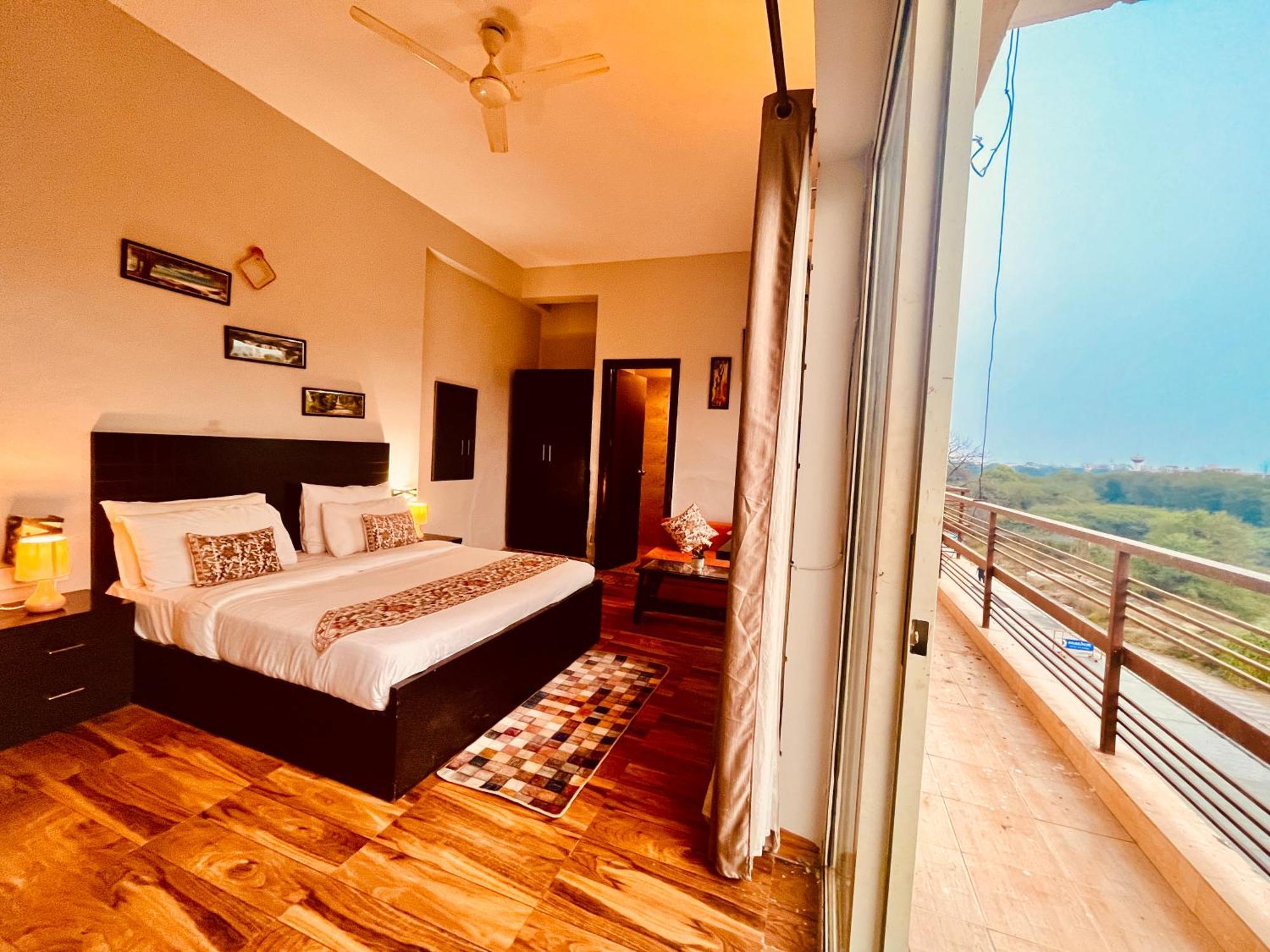 Pearl Grand Boutique Cottage In Omaxe Anandam Vrindavan - #Premium Ac Rooms With Balcony #Big Parking #Lift #Garden #Peaceful Area #Near Prem Mandir #Property Of The Year #Most Awarded 외부 사진