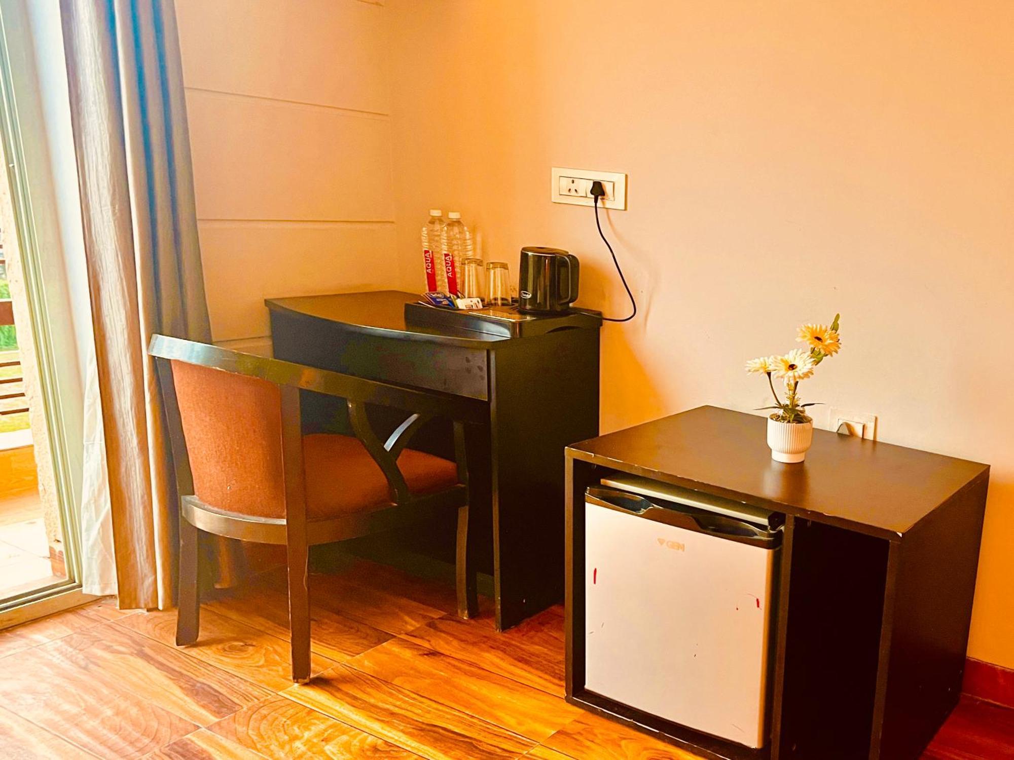 Pearl Grand Boutique Cottage In Omaxe Anandam Vrindavan - #Premium Ac Rooms With Balcony #Big Parking #Lift #Garden #Peaceful Area #Near Prem Mandir #Property Of The Year #Most Awarded 외부 사진
